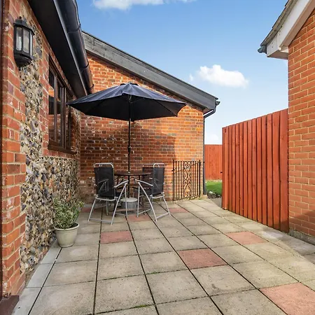 Pear Tree Cottage Banham Exterior photo